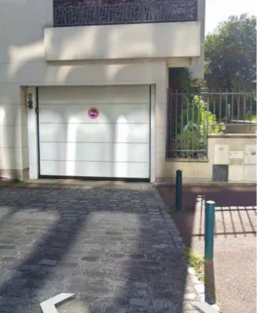 Place de parking à Proximité avec la station Gabriel Péri