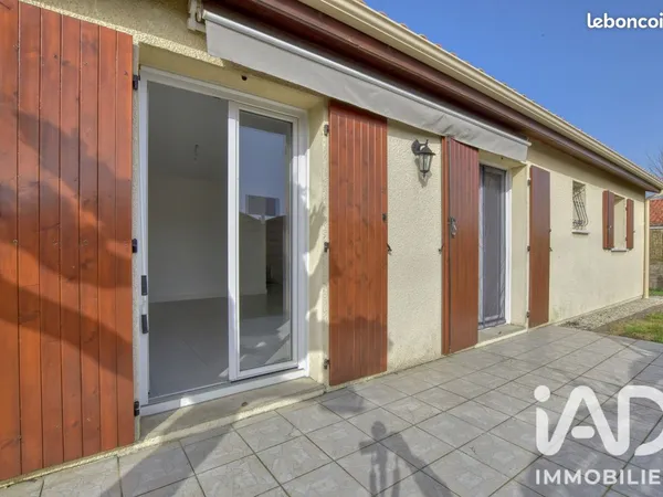 Local 94 m² Le Taillan-Médoc