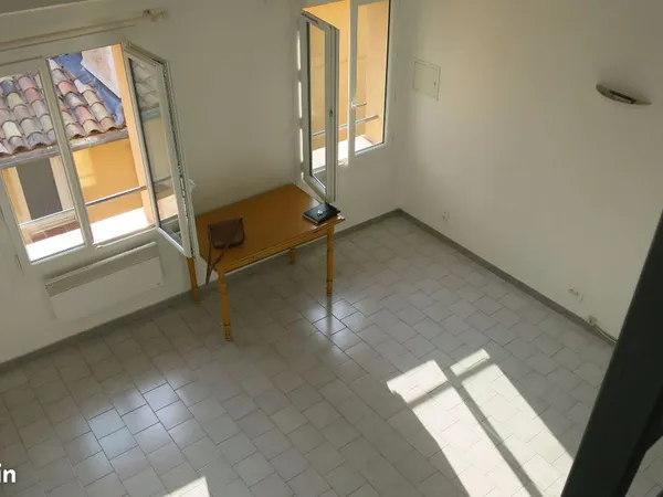 Studio 1 pièce 33 m²