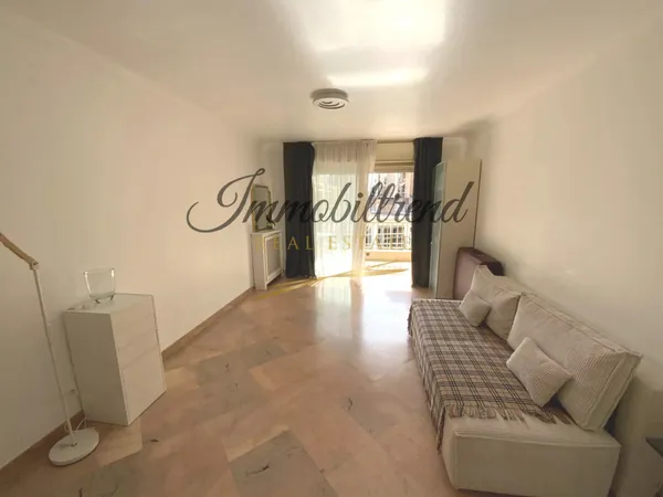 Beausoleil limite Monaco-Place des Moulins, 2 pieces de 50,7 m2 avec cave et garage fermé