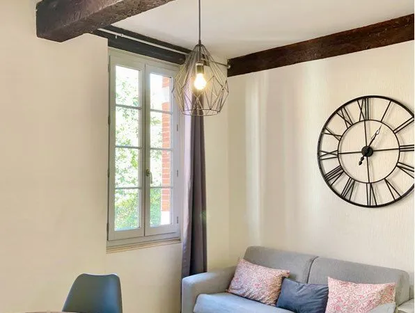 Toulouse Saint-Étienne - Charmant studio meublé de 21 m2 avec ascenseur - 165 000 euros
