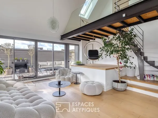 Triplex au design contemporain avec terrasse et vue