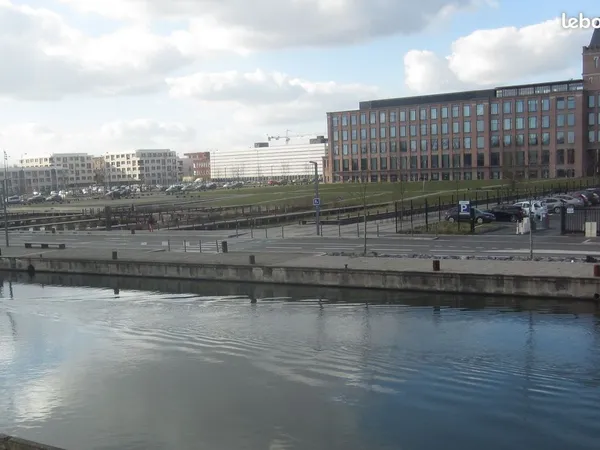 Parking couvert face Eura technologie