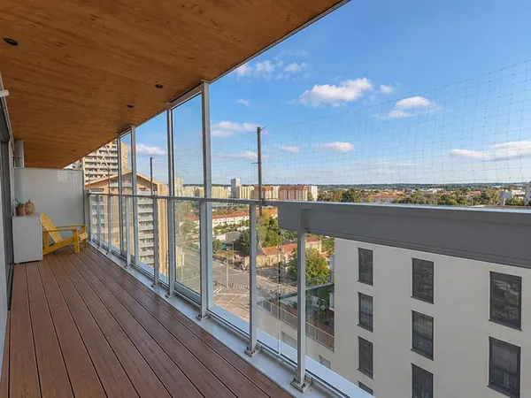T2 récent avec balcon et parking - Bordeaux