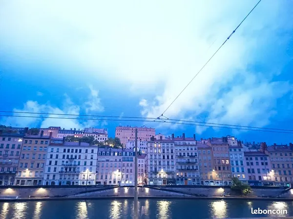 T2 Vieux Lyon vue quai de Saône
