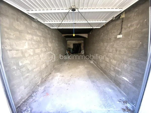 Parking 100 m²