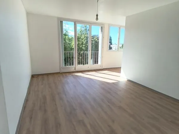 Appartement 4 pièces 62 m² entièrement rénové - Tours Saint-Symphorien