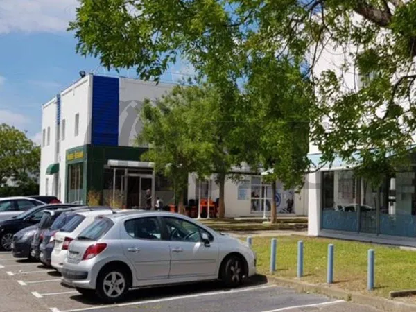 Bureau 1338 m²