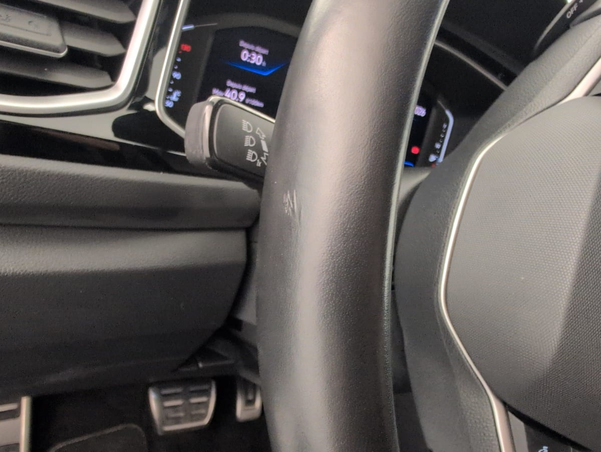 Volkswagen T-Roc — photo 30