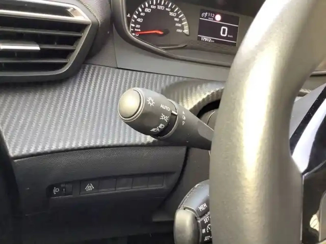 Peugeot 208 bluehdi 100 s&amp;s bvm6 — photo 15