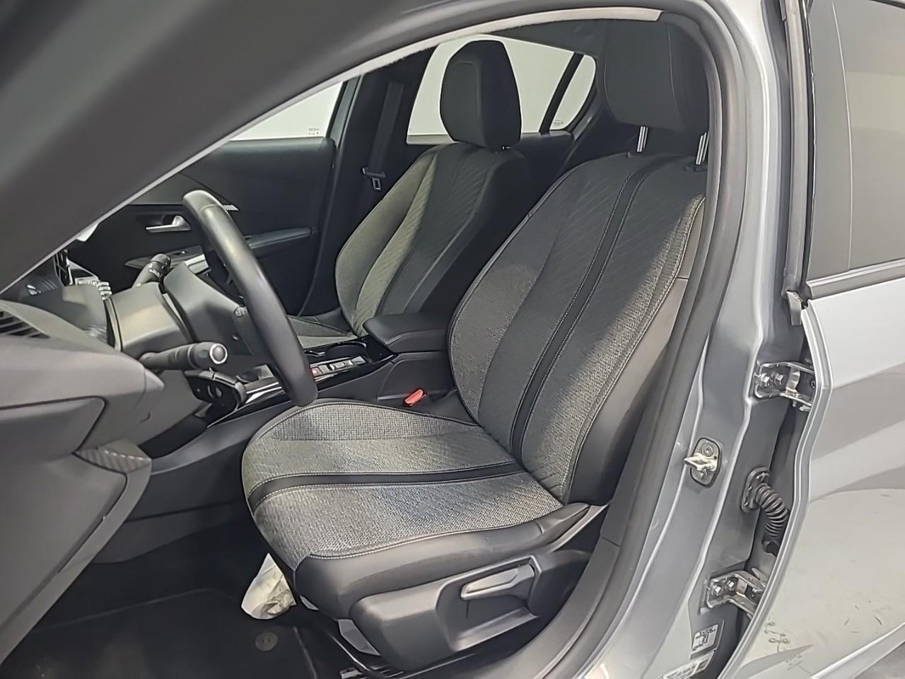 Peugeot 208 puretech 100 s&s bvm6 allure — photo 10