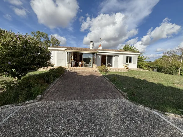 Pavillon très spacieux -avec sous sol