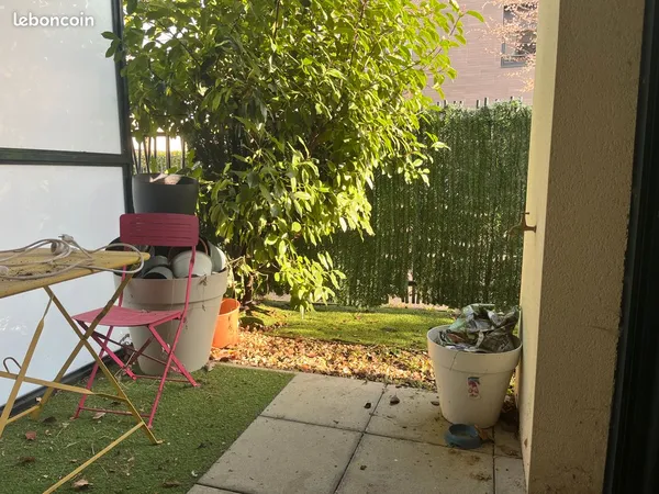 Villefranche Sur Saône - T2 résidence 2020 - parfait état - 1 extérieur - 1 parking - au calme