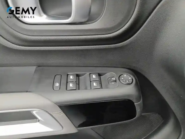 Citroën C5 Aircross hybride rechargeable 225 e-eat8 — photo 16