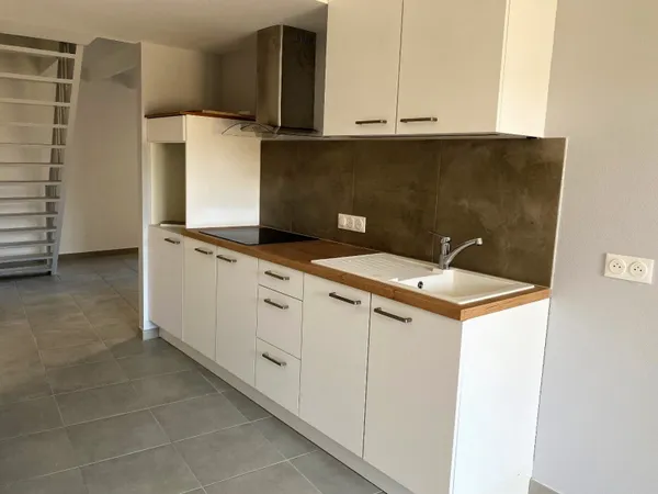 Maison mitoyenne 2 pièces 61 m²