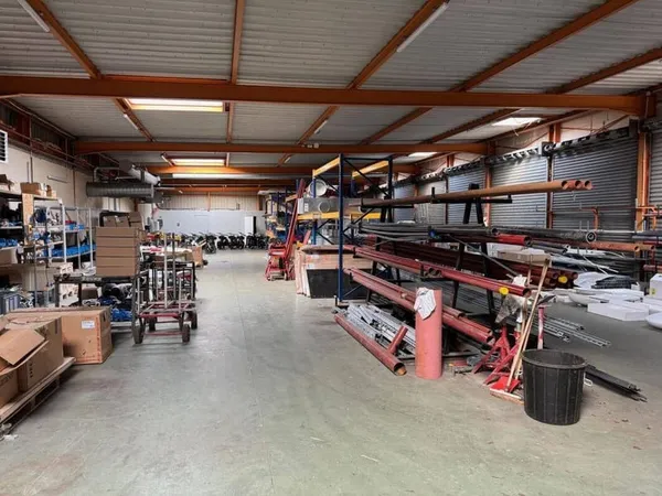 Local d'activité 1650 m²