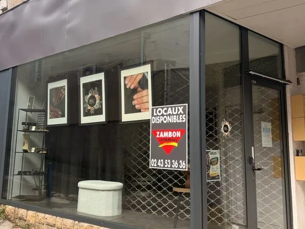 Commerce Location Mayenne 30m² 450€