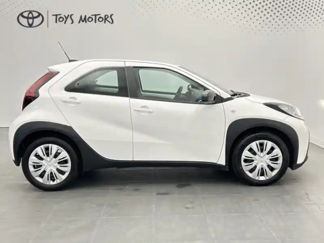 Toyota Aygo 1.0 s-cvt 72 dynamic — photo 6