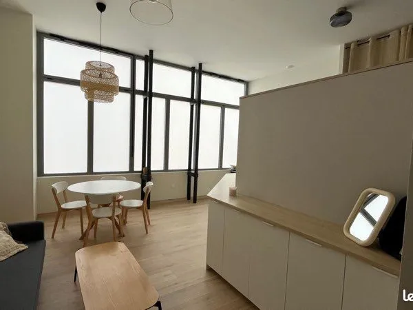 Appartement type loft, quartier Badouillere, meublé et équipé, refait à neuf en 2025