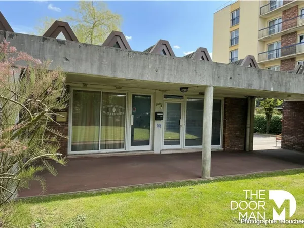 Locaux commerciaux 78310