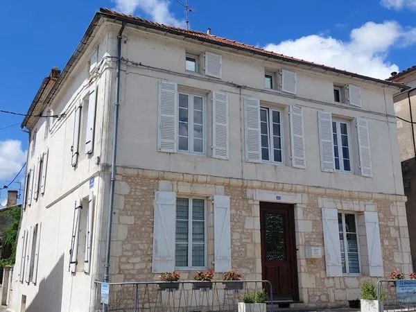 Maison 10 pièces 300 m²