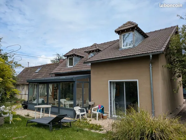 Propriété atypique : 2 logements indépendants, charme normand, grand terrain