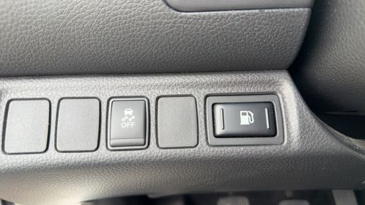 Nissan NP300 Navara 2.3 dCi 160 King Cab 4WD - N-Connecta – 2016 – 71806 km – Diesel – Boîte Manuelle — photo 11