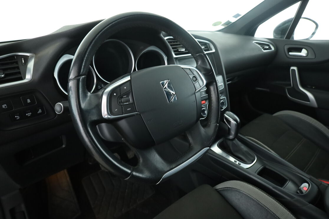 DS Automobiles DS4 1.6 Blue-HDi So Chic EAT6 — photo 10