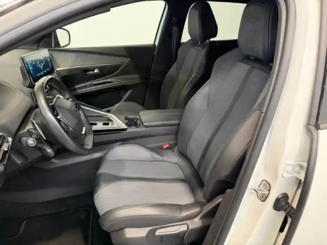Peugeot 3008 plug-in hybrid 225ch allure pack e-eat8 — photo 9