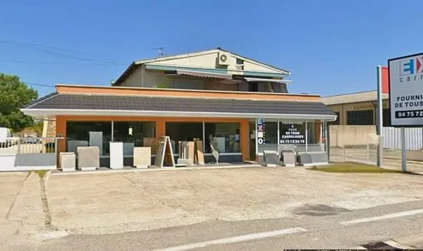 Local commercial 600 m²