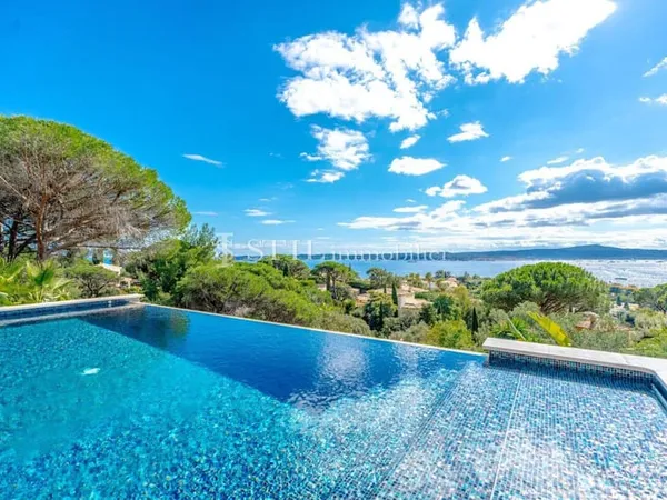Villa 5 pièces 280 m²