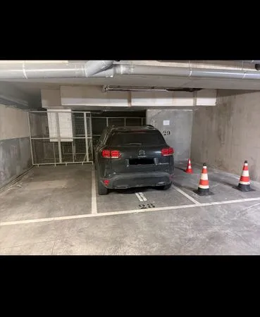 À VENDRE - Place de parking privative