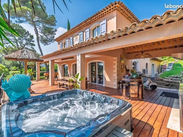 Villa 10 pièces 310 m²