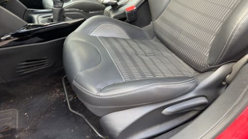 Peugeot 2008 1.2 PureTech 110 - Allure – 2018 – 106566 km – Essence – Boîte Manuelle — photo 12