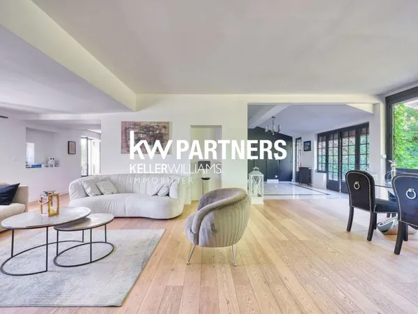VENTE d'une maison F8 (351 m²) à JOUY EN JOSAS