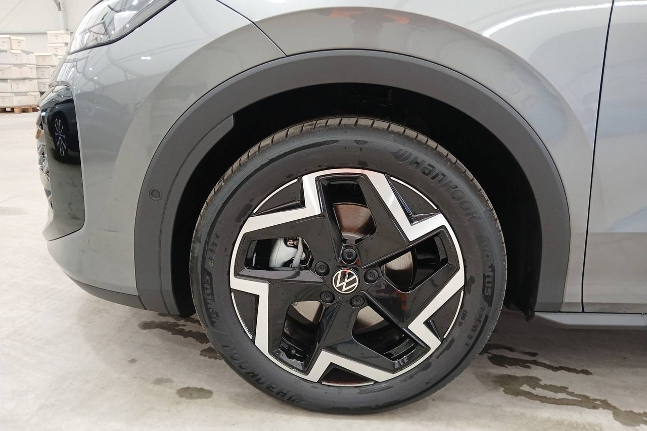 Volkswagen T-Roc — photo 10