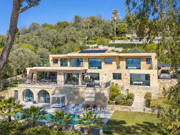 Maison 10 pièces 389 m²