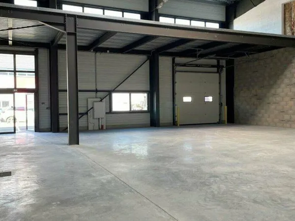 Local d'activité 571 m²