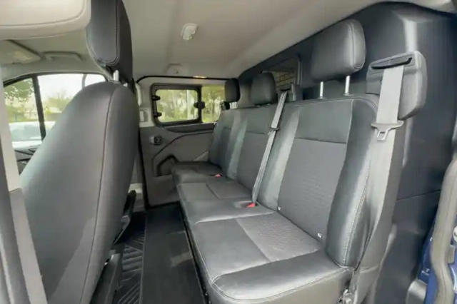 Ford Transit custom ca 320 l1h1 2.0 ecoblue 170 bva — photo 10