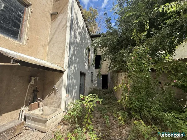 Local 5 pièces 140 m²
