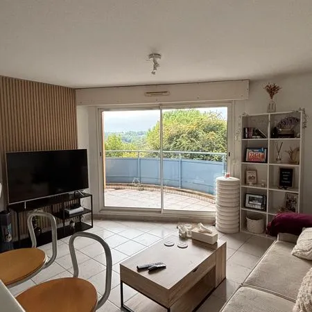 T2 42 m² non meublé - terrasse, parking, piscine - Nîmes Golf