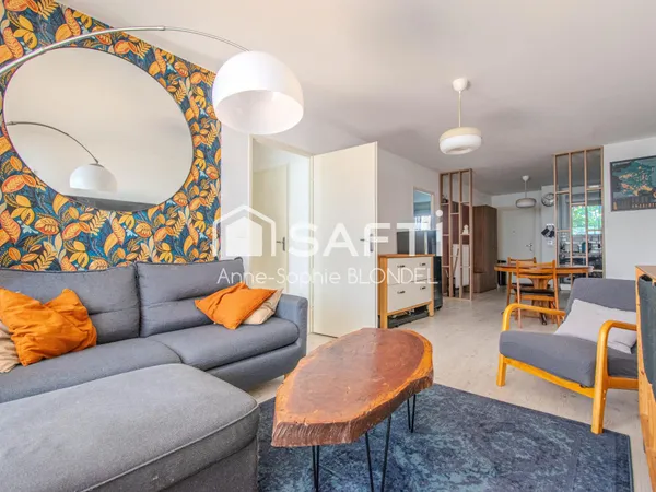 BORDEAUX BASSINS A FLOTS Appartement 2 chambres, balcon, parking