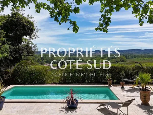 Villa 5 pièces 145 m²
