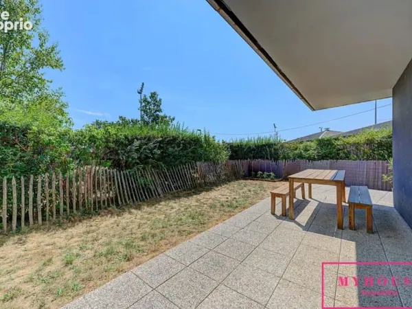 Appartement 5 pièces de 100 m2 avec terrasse et jardin de 70 m2