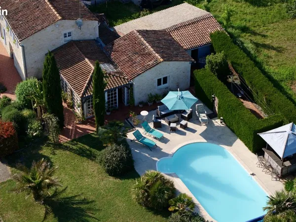Propriété 7 pièces 220 m²