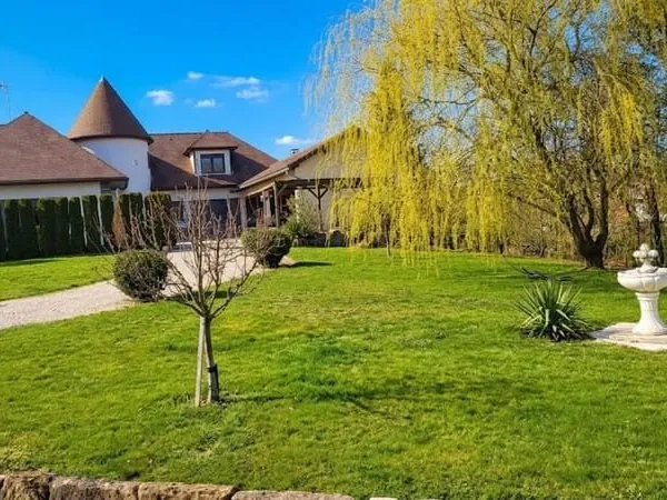 Maison 7 pièces 350 m²