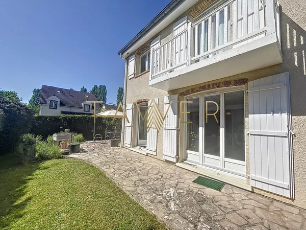 Fourqueux maison 5 chambres avec jardin et garage