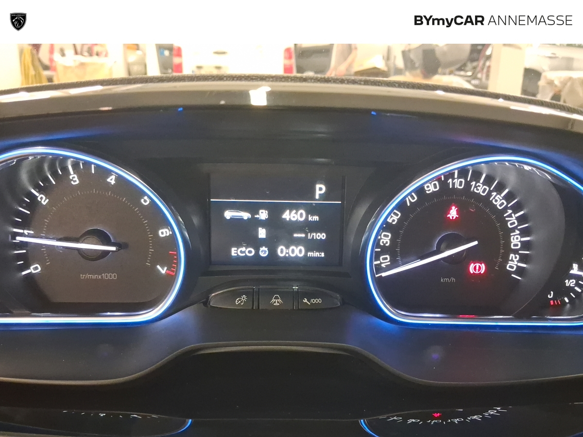 Peugeot 2008 PureTech 110ch S&amp;S EAT6 — photo 34