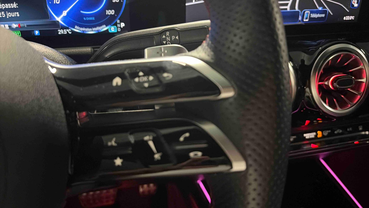 Mercedes EQA 250+ — photo 18