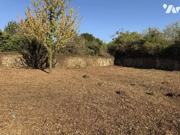 Terrain 372 m²